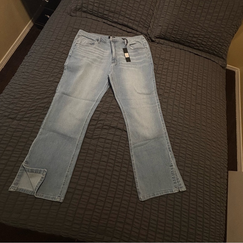 Light Wash Men’s  flare Jeans - Classic flare Leg